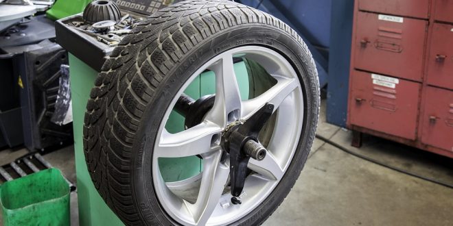 Nehodu na špatných pneu vám pojišťovna proplatit nemusí
